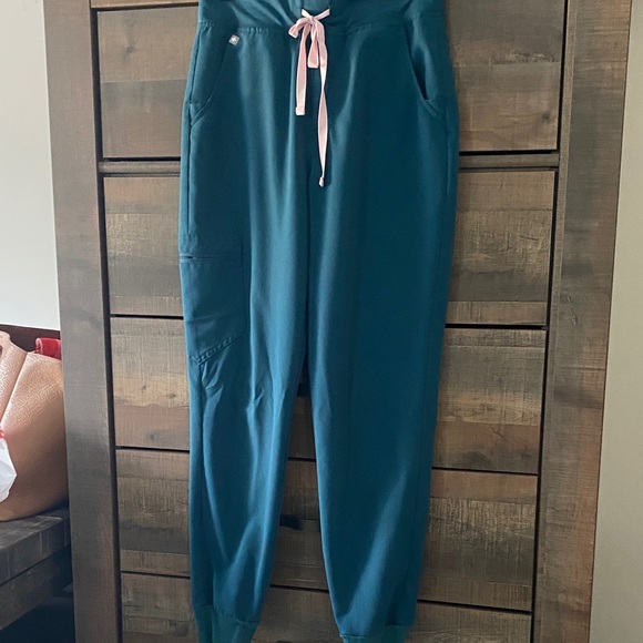 💕Figs Teal Technical Collection Scrub Set 💕 - Picture 5 of 7